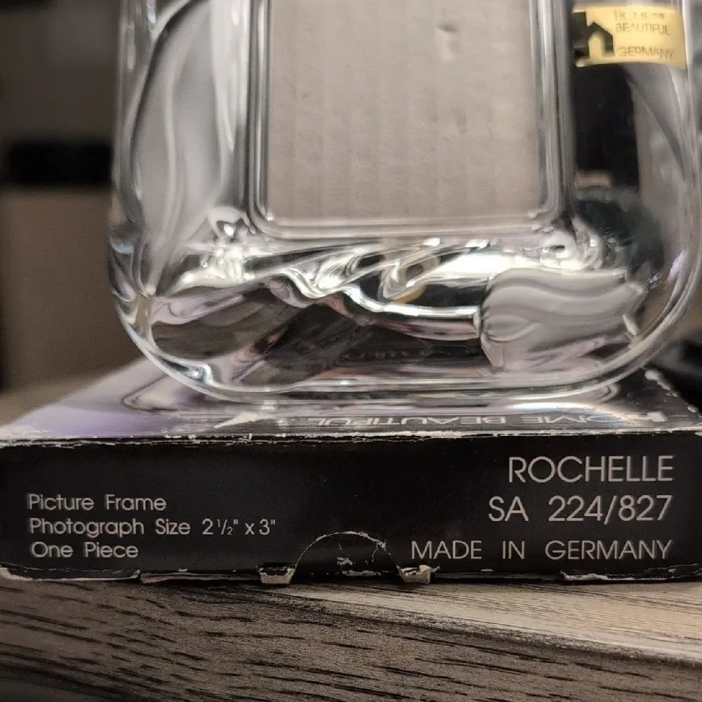 Home Beautiful Germany Etched Glass Tulip Picture Frame 2.5